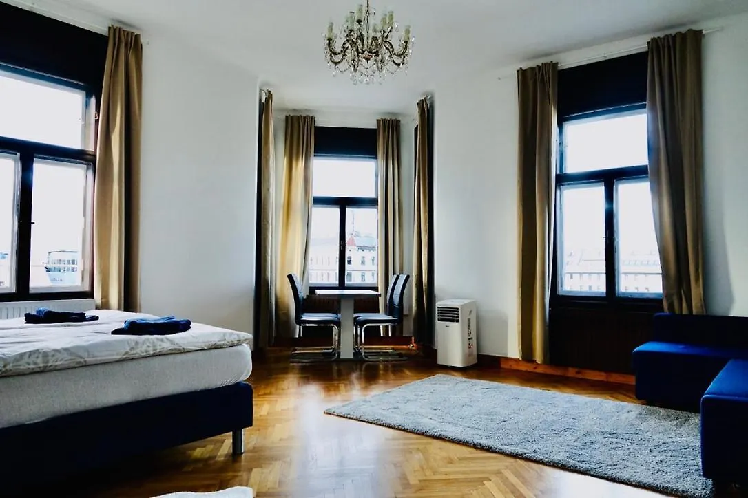 Central Apartment- Private Sauna Vienna Apartment