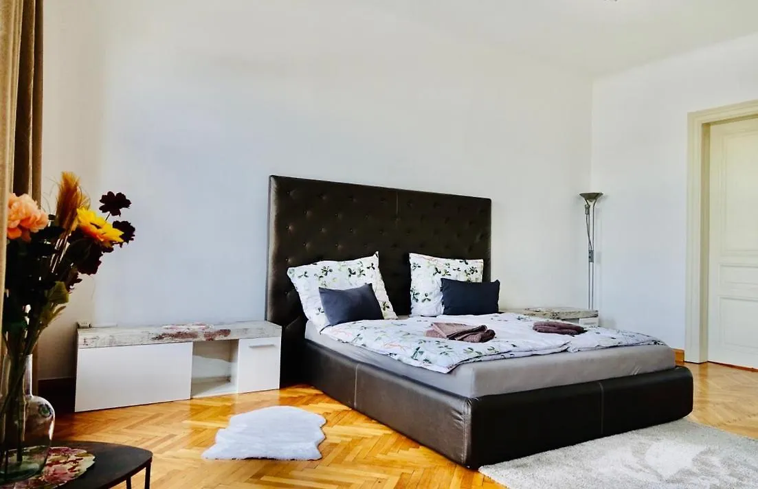 Central Apartment- Private Sauna Vienna 0*,  Austria